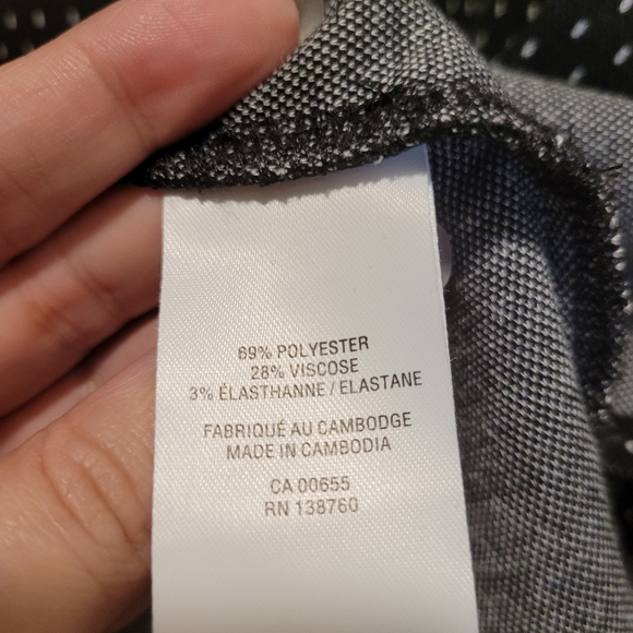 Reitmans bell sleeve top. Black with tiny white polka dots. Never worn. (US Med) - Picture 6 of 7